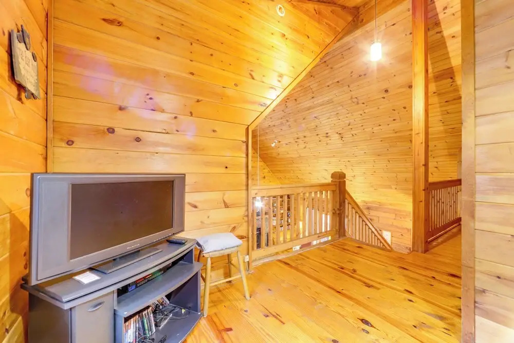 Creek On-site! Cabin 7 Mi to Cataloochee Ski Area