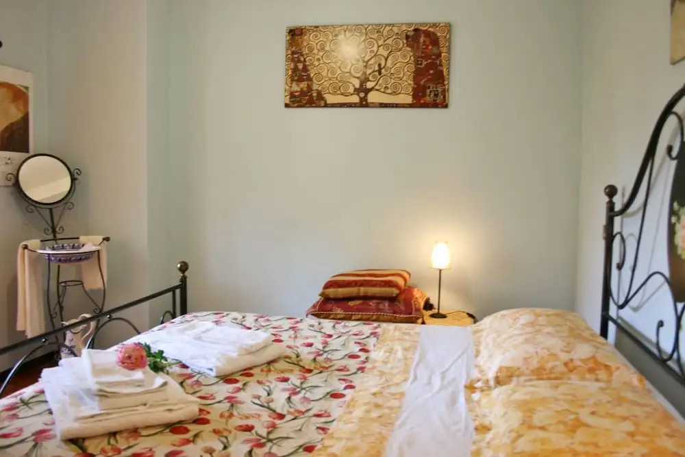 Beautiful private villa with WIFI, private pool, TV, pets allowed and parking, close to Arezzo