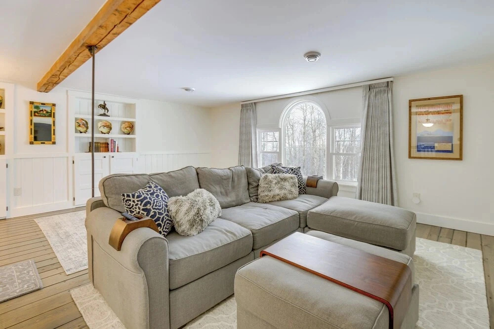 Cozy Wolfeboro Home w/ Private Deck: 1 Mi to Lake