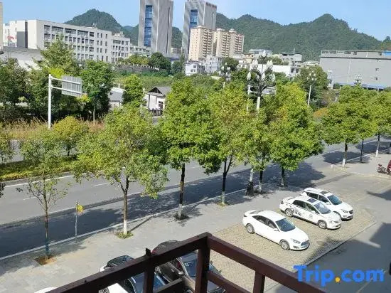 Jishou Penglai Inn