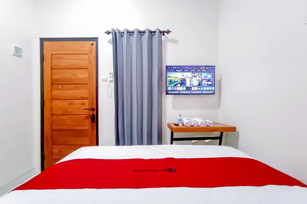 RedDoorz at Tebee Homestay near Tugu Kartasura