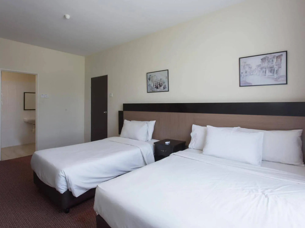 World Youth Hotel