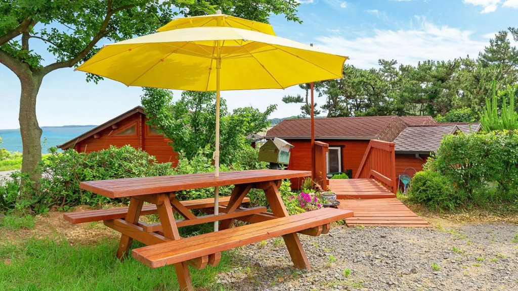 Taean Log House Pension
