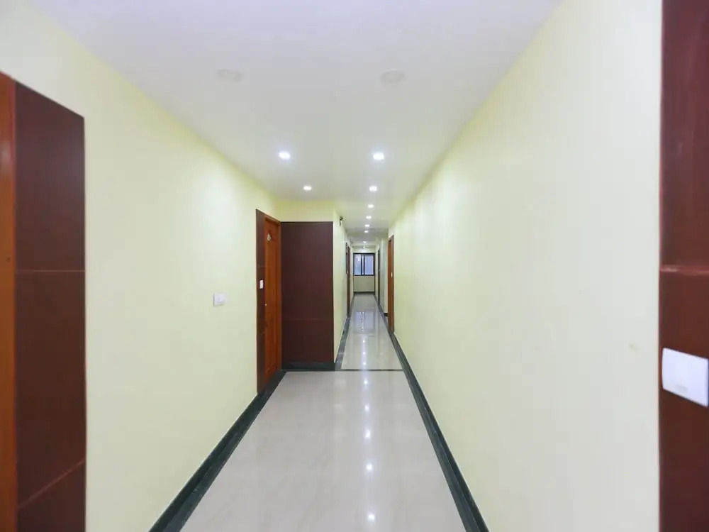 OYO 15558 Sri Sai Nivas Inn