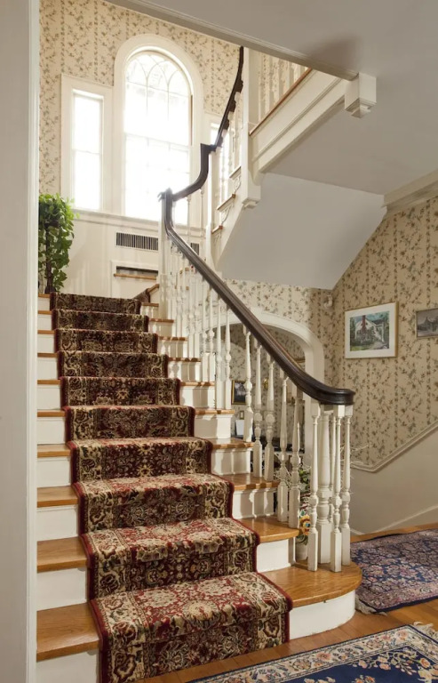 Applegate Inn