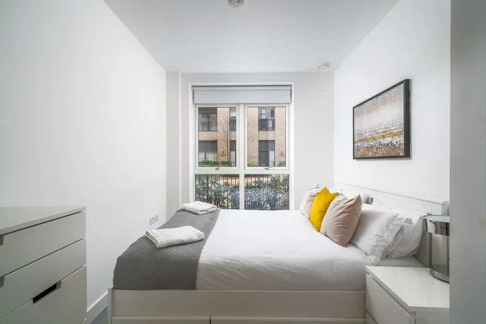 Madika Homes Stunning 2-bed Apartment in Colindale