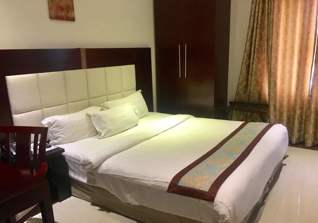 Grandbee Apartment and Residence