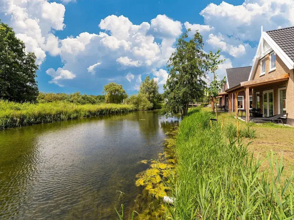 Waterside Retreat Sauna, Garden and Fishing Jetty