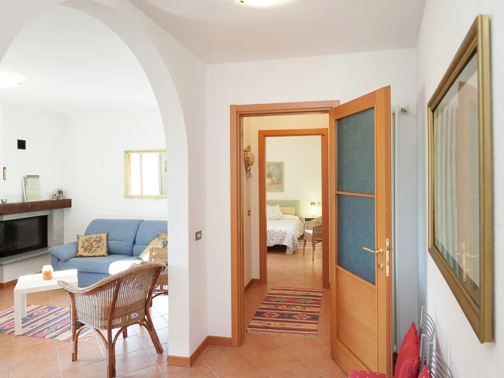 Simplistic Apartment in Consiglio di Rumo With Fenced Garden