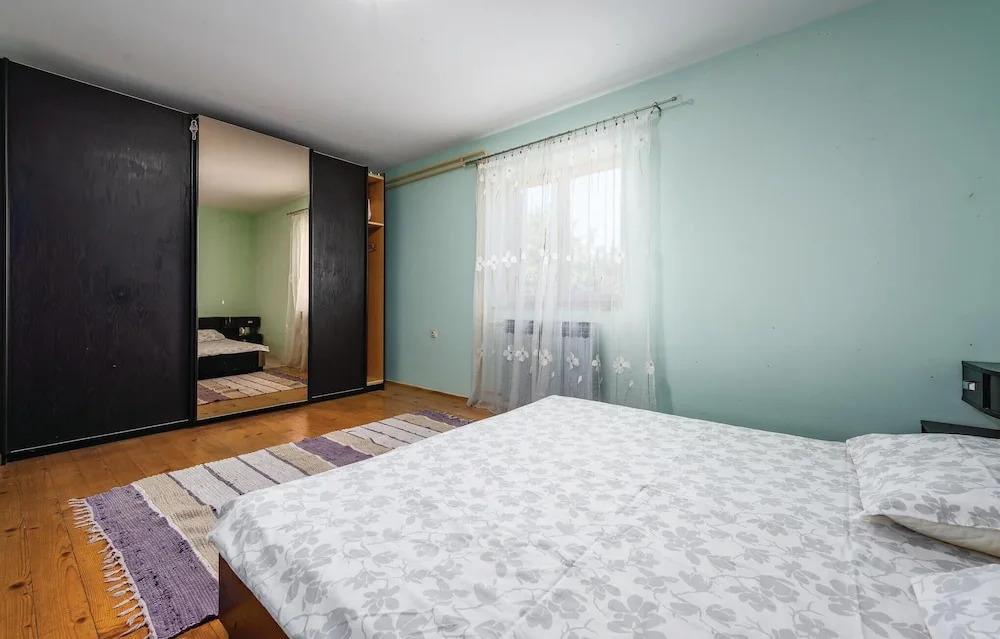 Stunning Home in Rovinj With Wifi and 5 Bedrooms