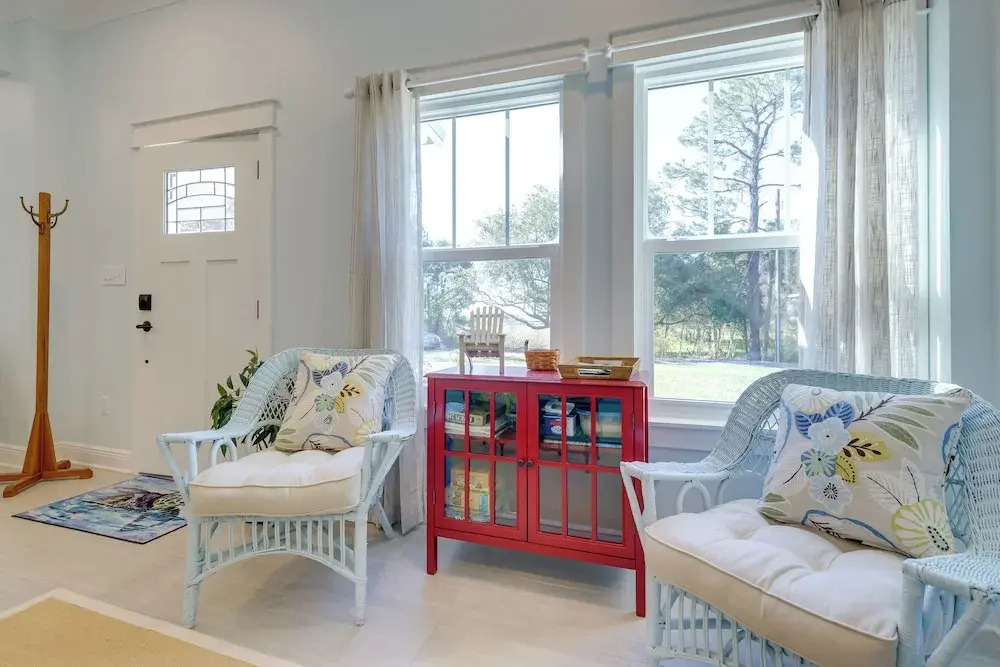 Harbor Oaks Haven: Walk to Front Beach & Downtown!