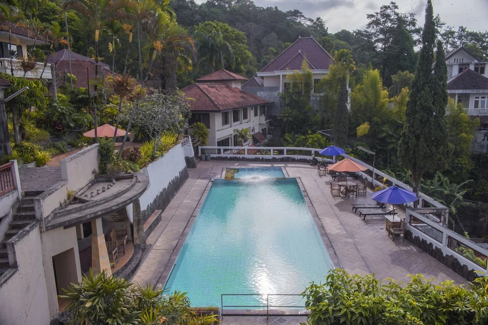 Foresta Inn Family Resort