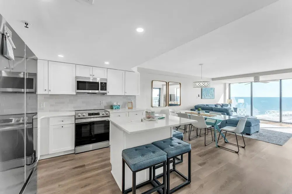 Oceanfront Gem Pool, Balcony, Modern Touch 3 Bedroom Condo