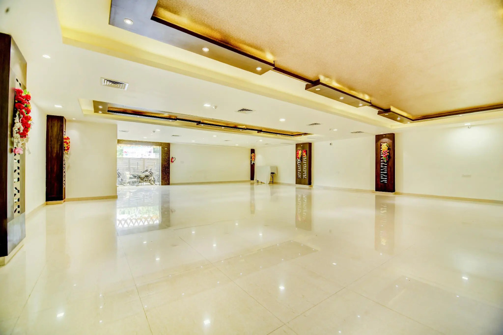 FabHotel Solitaire Inn