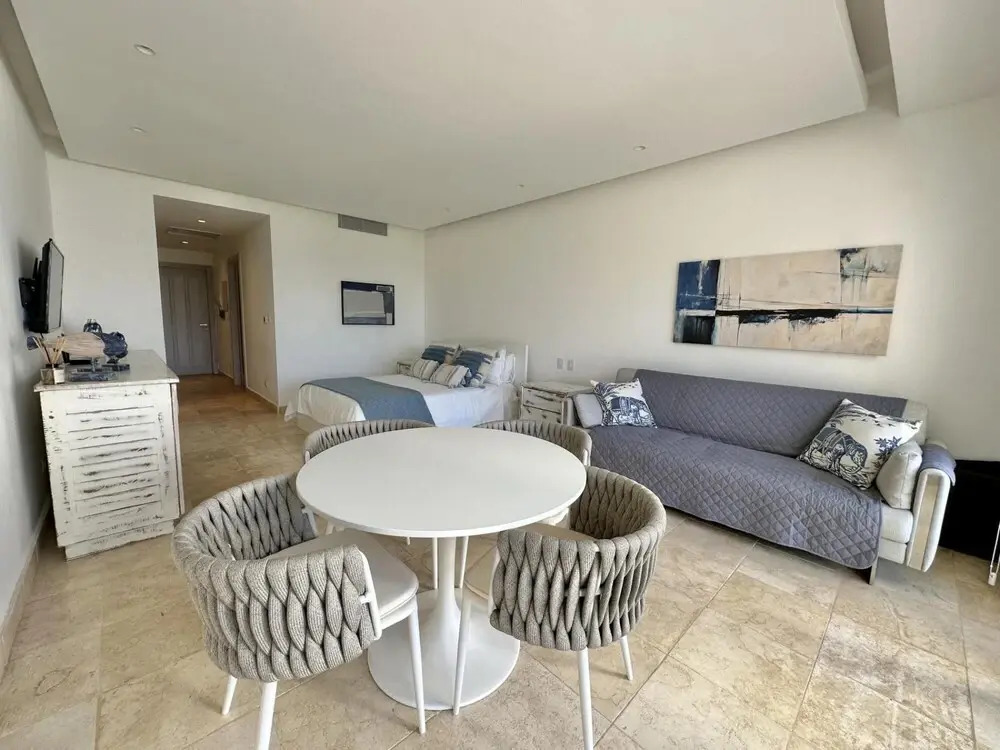 Amazing Ocean-front Studio With Sofa bed in Resort
