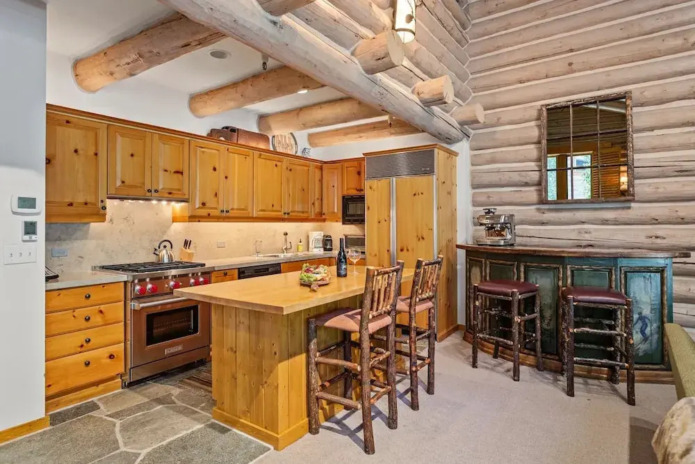 Pine Inn at Trail's End Lodge - Three Bedroom Condo Residence with Spa #2 by Deer Valley Resort
