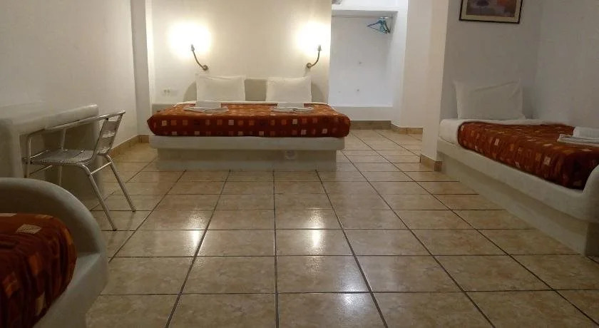 Fira Calm Hotel