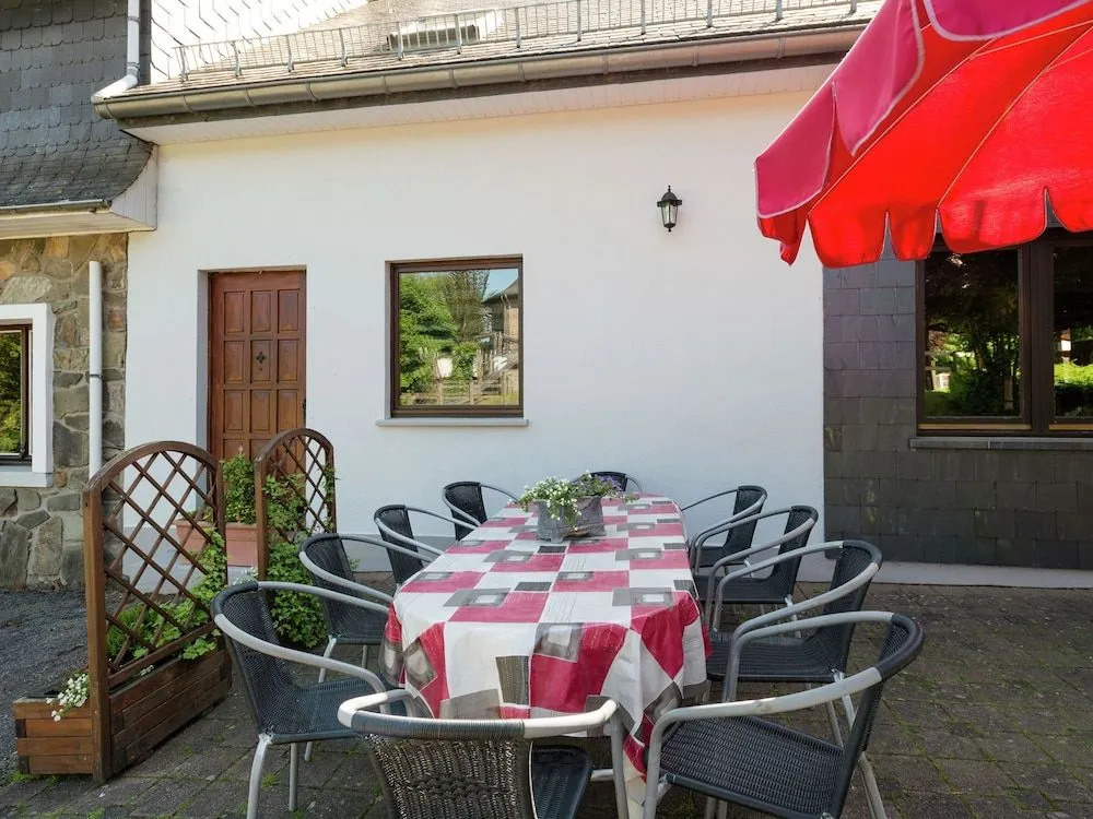 Spacious holiday home with large garden