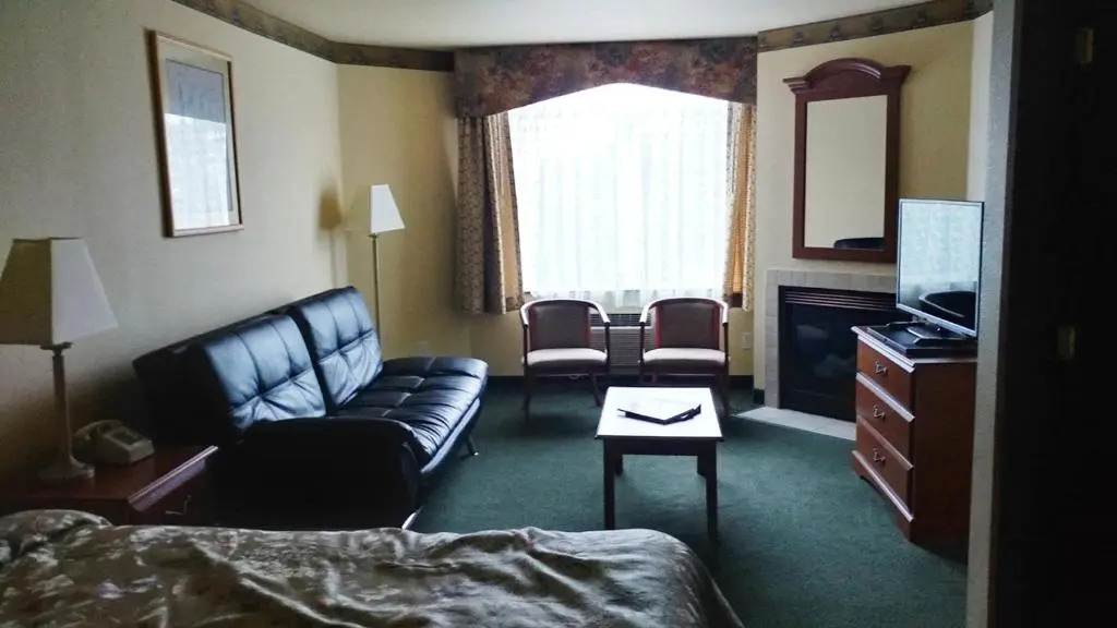 Palace Inn & Suites