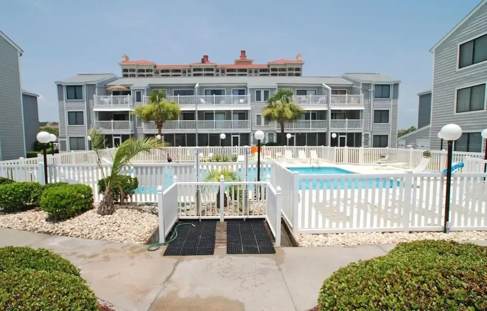 Sea Cloisters 102f 2 Bedroom Condo