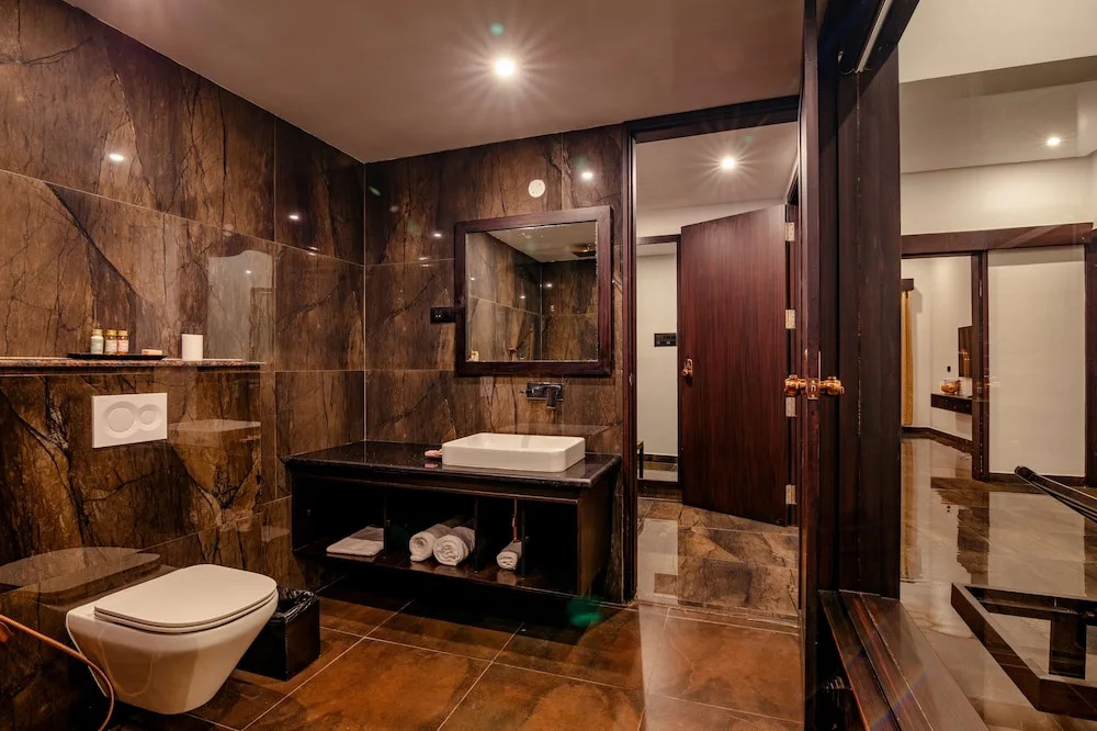 The Saravi Resort