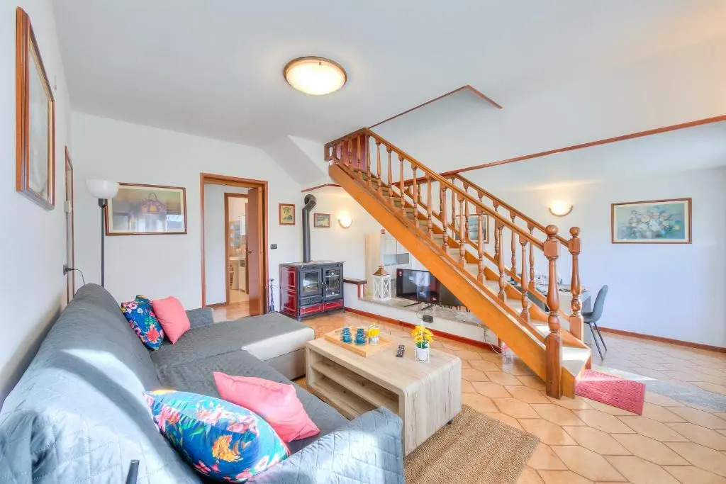 Cedar House Villa Few Minutes From Lake - Happy Rentals