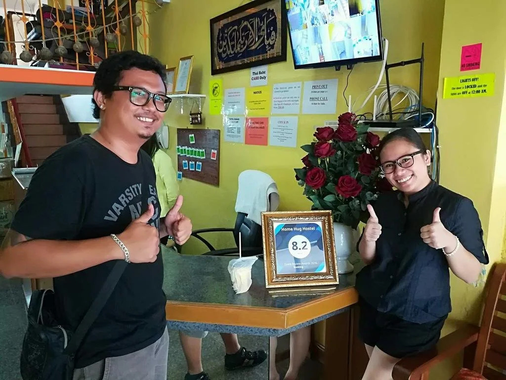 Home Hug Hostel - Adults