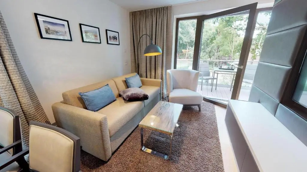 White Pearl Apartment 2.08