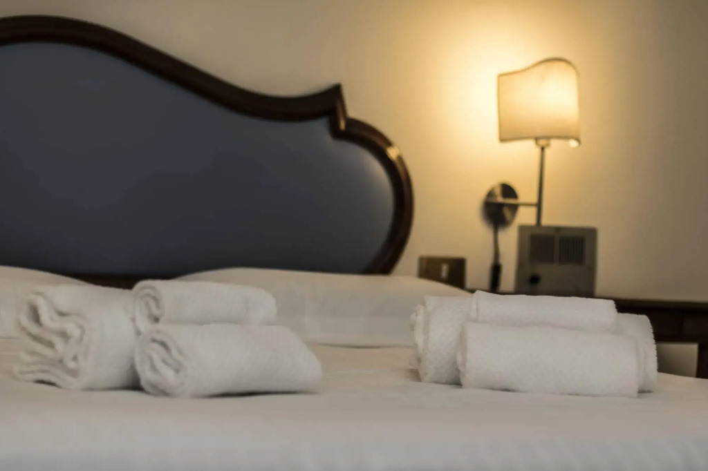 BYPILLOW Goldoni