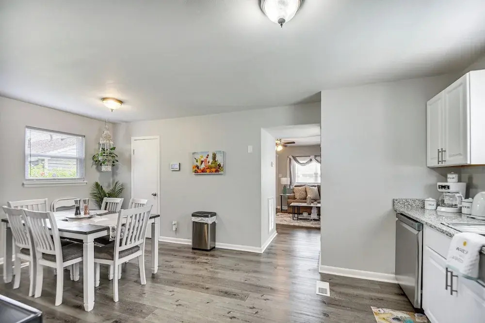 1 Mi to Beach: Home w/ Patio & Grill in Hampton!