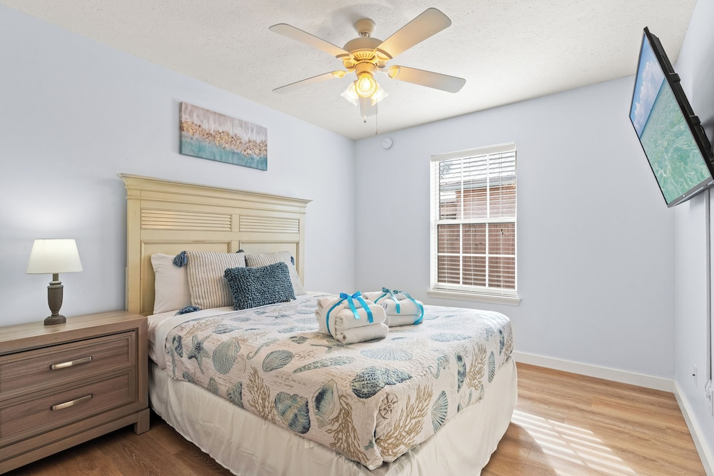 Great Rates Available NOW! / Relaxing Coastal Beach Home West PCB / 3Bd & 2Ba