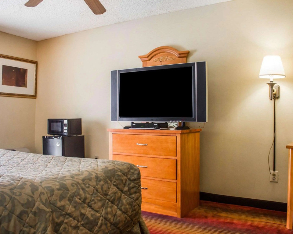 Rodeway Inn Huntington Station - Melville