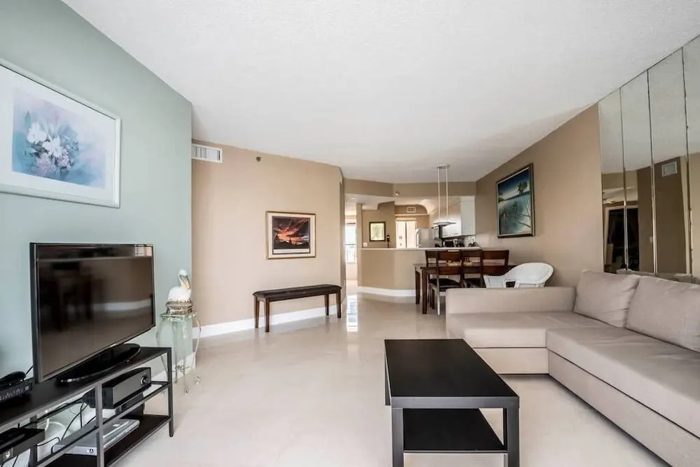 Les Pelicans 404 - 4 People, Sunny Isles Str-01043