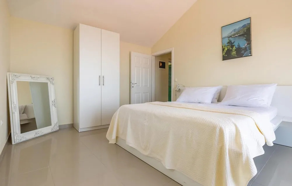 Beautiful Home in Gornji Tucepi With Wifi and 3 Bedrooms