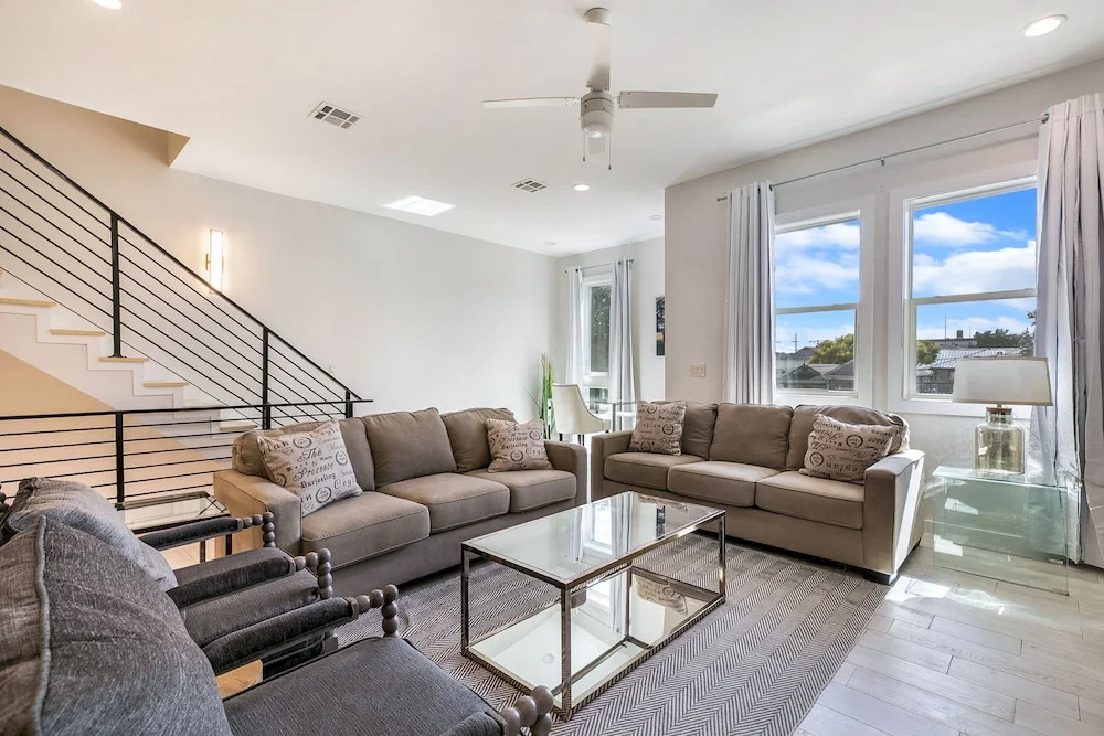 Cozy Living in Mid City