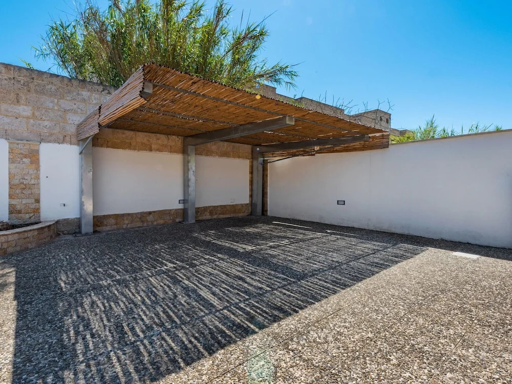 Pleasant Villa in Marina di Mancaversa with Barbecue