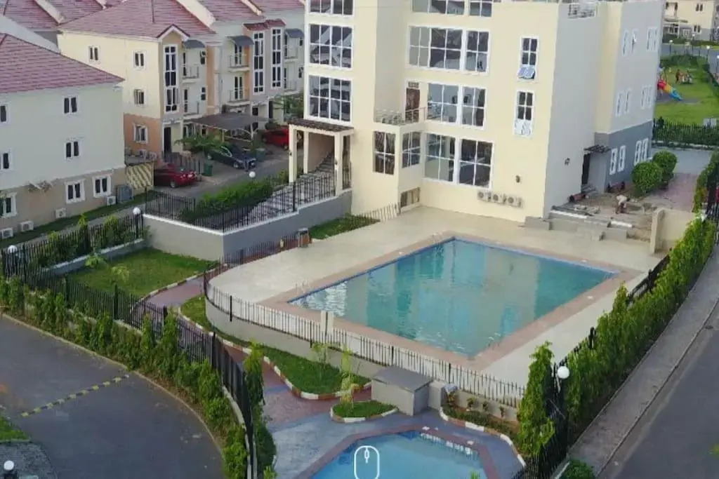Luxury 4 Bedrooms Apartment 24Hrs Elect/WIFI/Security