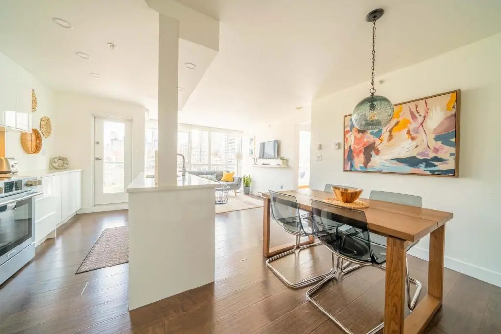 Sunset Beach Walk 2BD+2BA+1PRK Yaletown