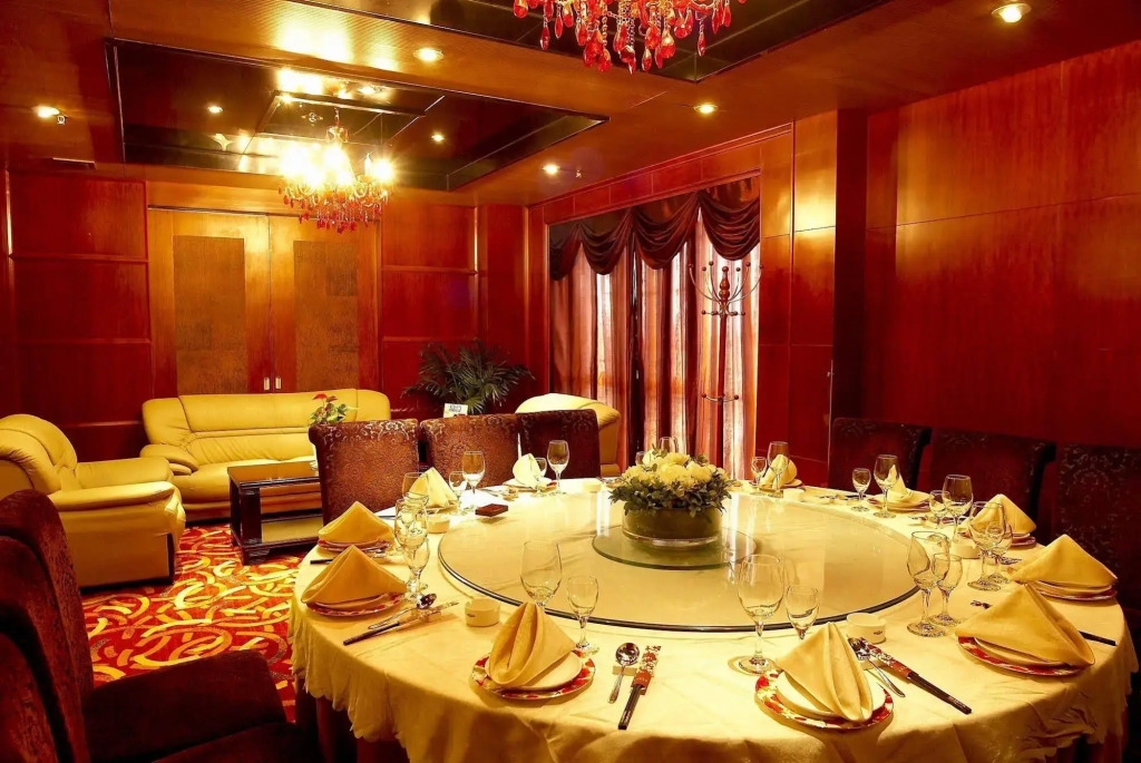 Bossman International Hotel