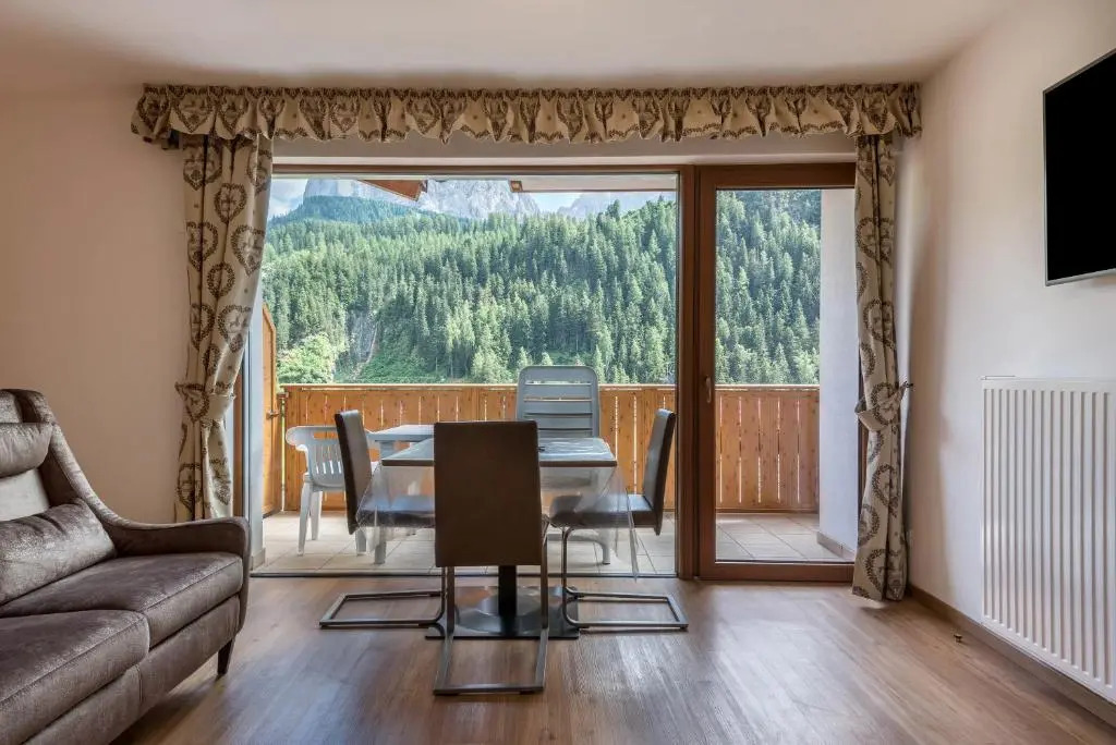 Garni Hotel Gardena App Dolomites 3