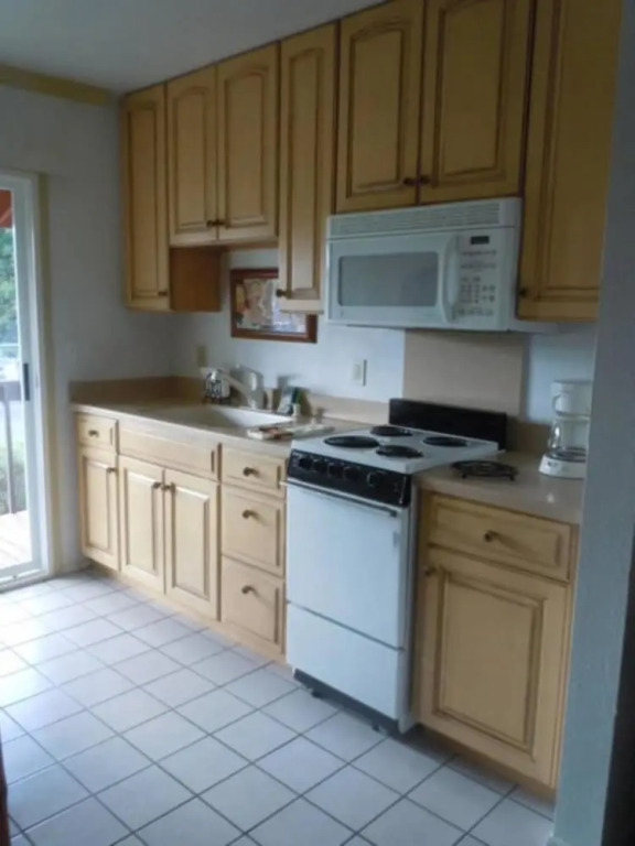 Village Manor B21
