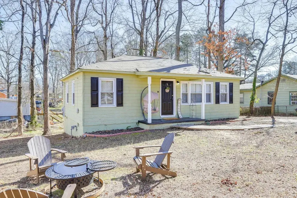 Pet-friendly Georgia Retreat w/ Fire Pit & Porch!