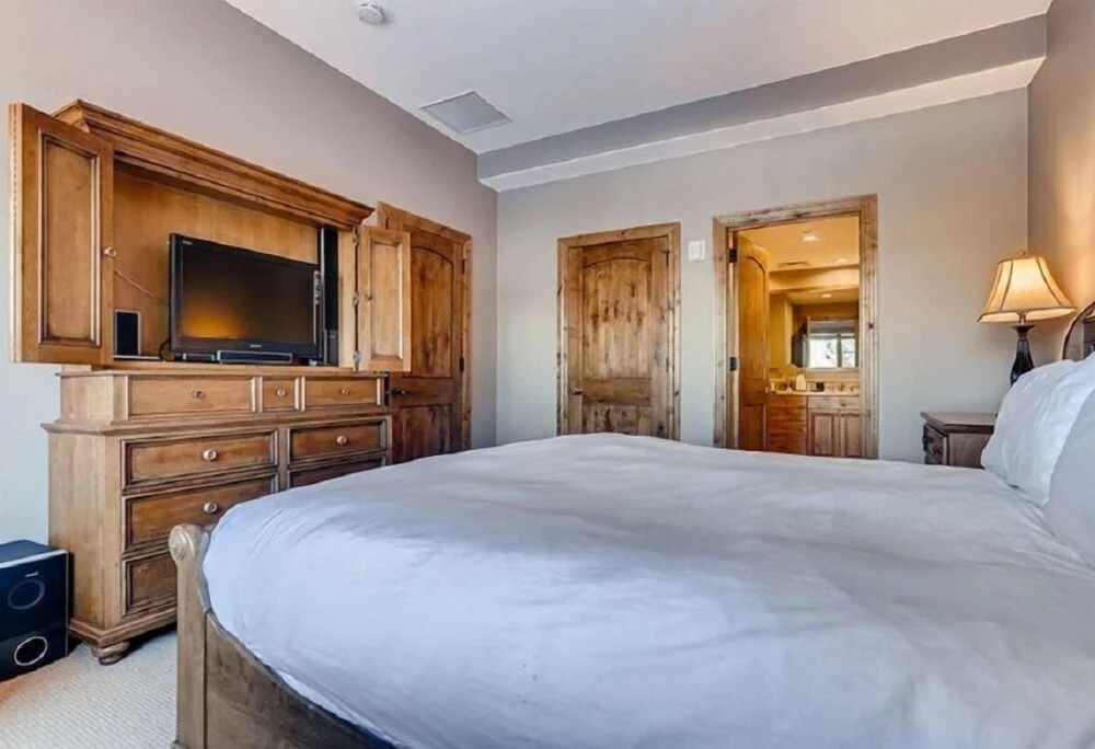 Luxury 3 Bedroom Mountain Vacation Rental In The Heart Of Lionshead Village In Vail