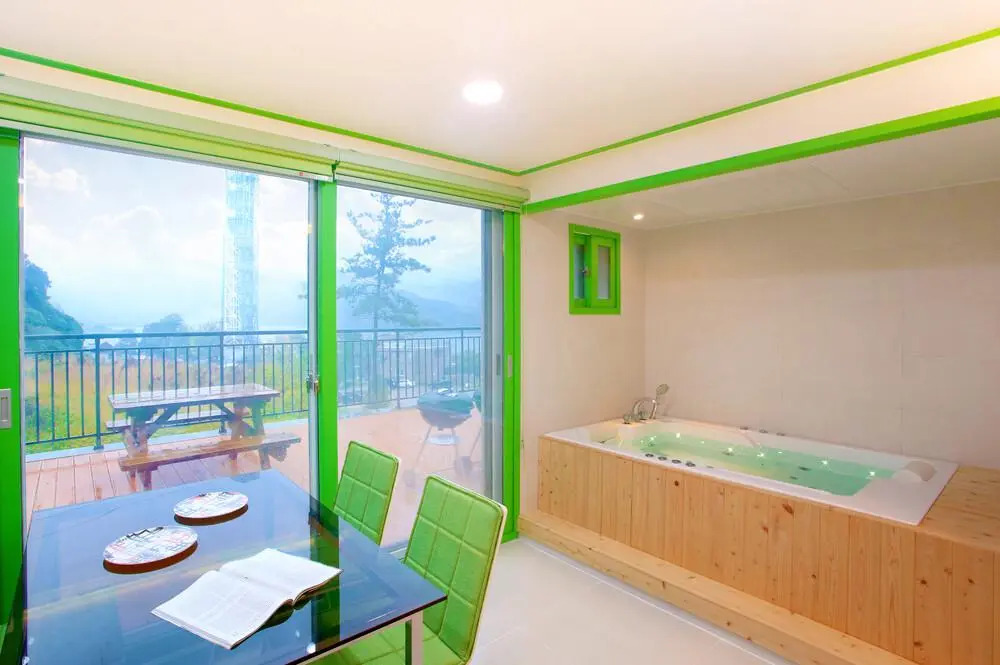Namiseom The Hue Couple and Spa Pension