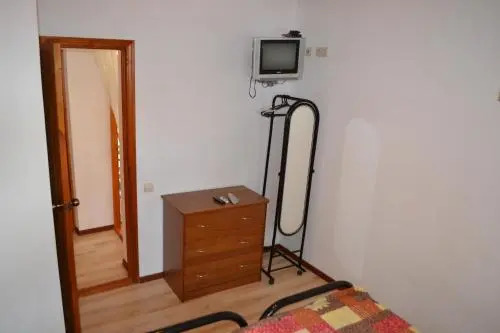 Cruise Guesthouse
