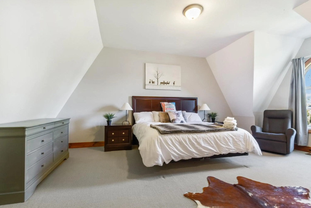 220 Snowbridge w/ Free Shuttle to Village