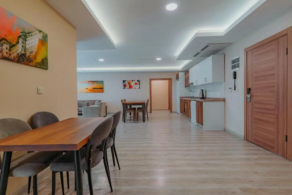 Empula Hotel & Residences