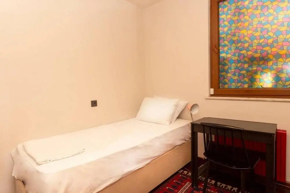 Stylish Home With a Book Collection Near Taksim