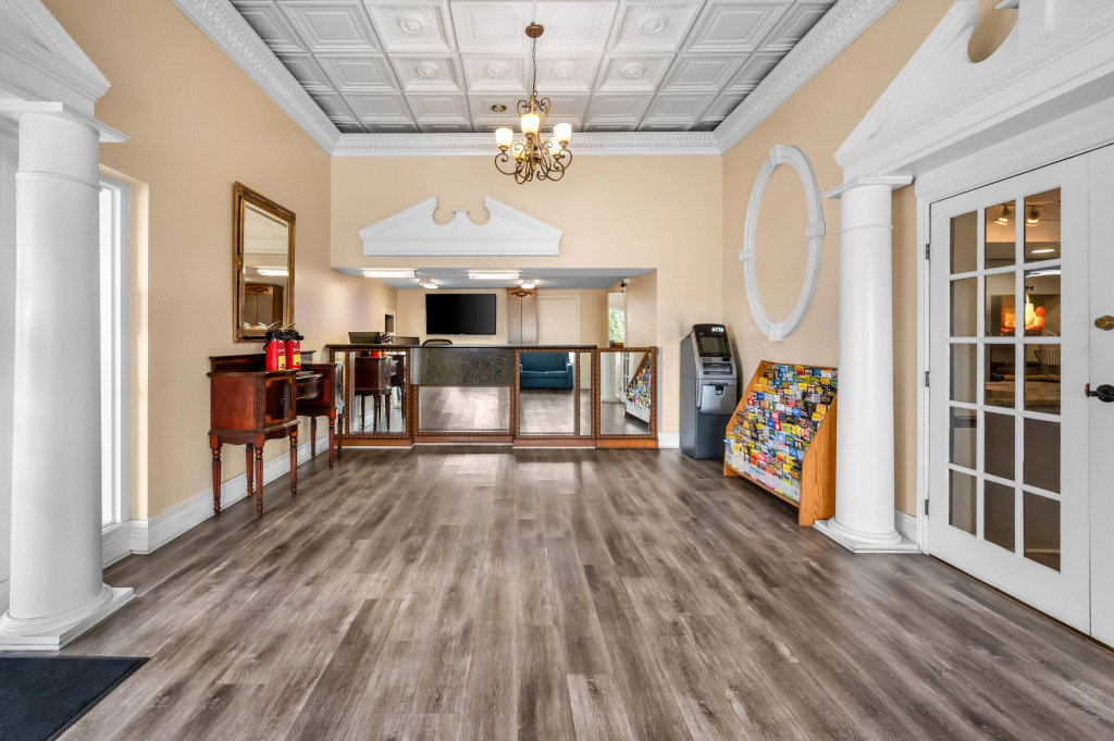 Super 8 by Wyndham Metairie