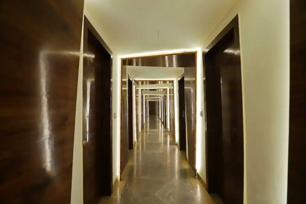 Hotel Skylark